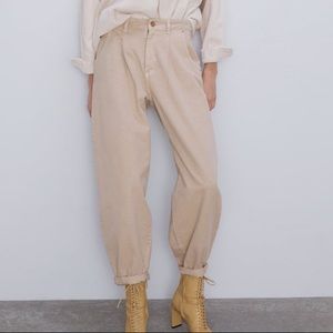 Zara Slouchy Balloon Style Jeans in ECRU